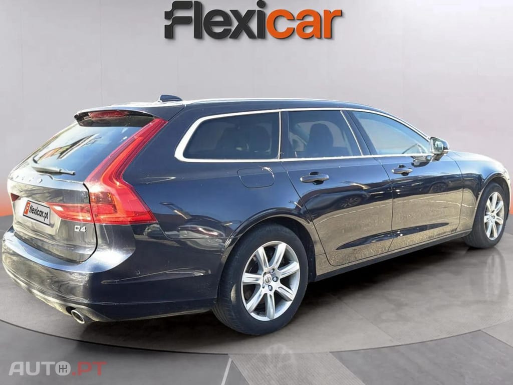 Volvo V90 2.0 D4 Momentum Plus