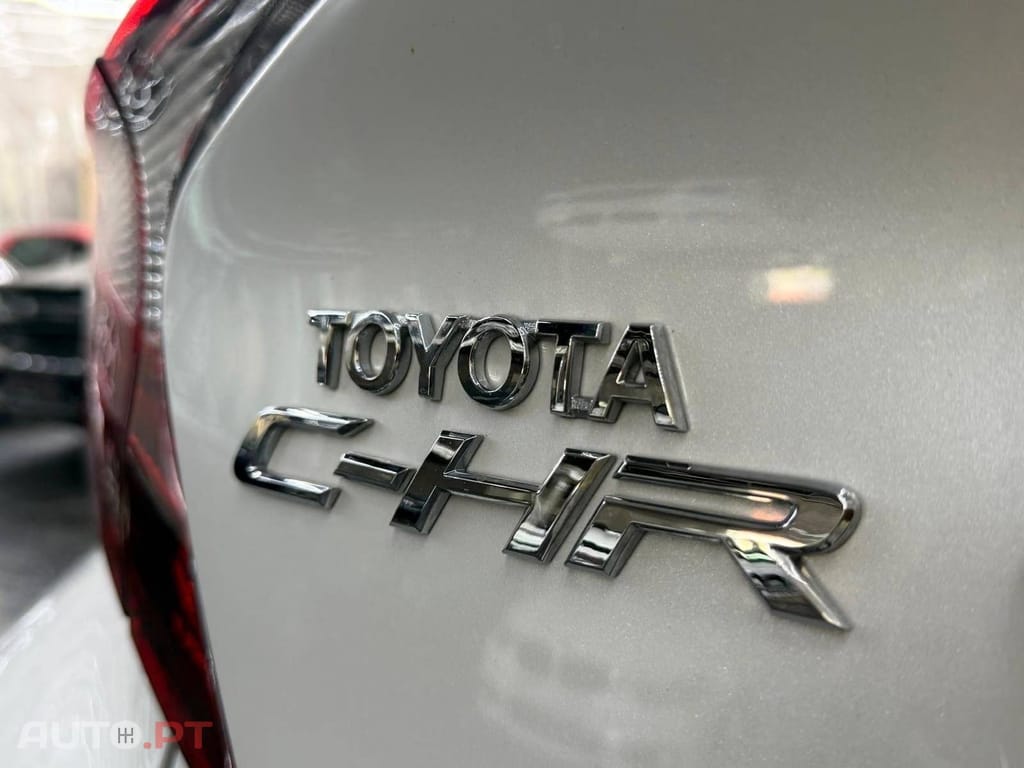 Toyota C-HR 2.0 Hybrid Team