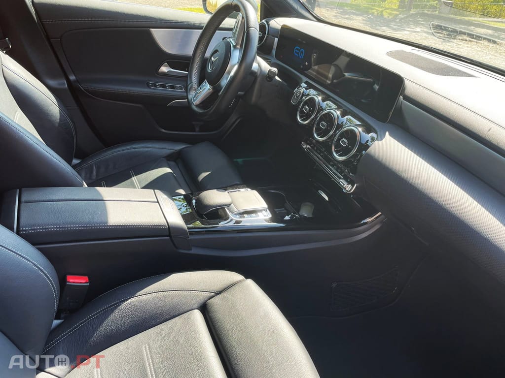Mercedes-Benz A 250 e AMG Line