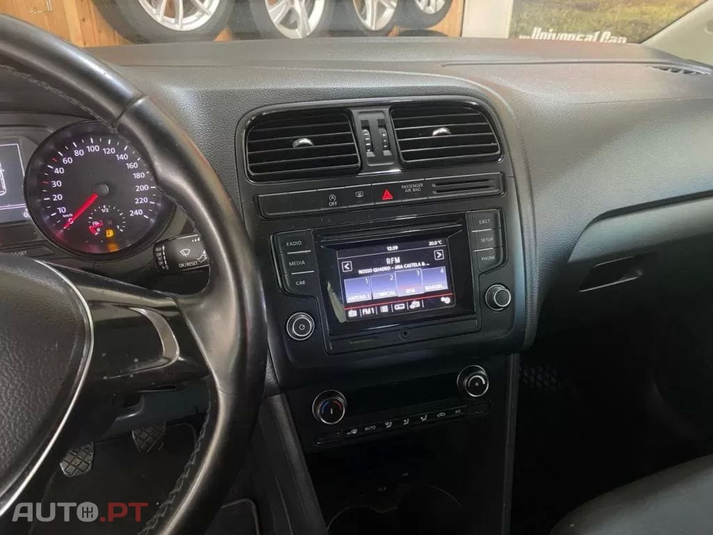 Volkswagen Polo 1.0 Confortline