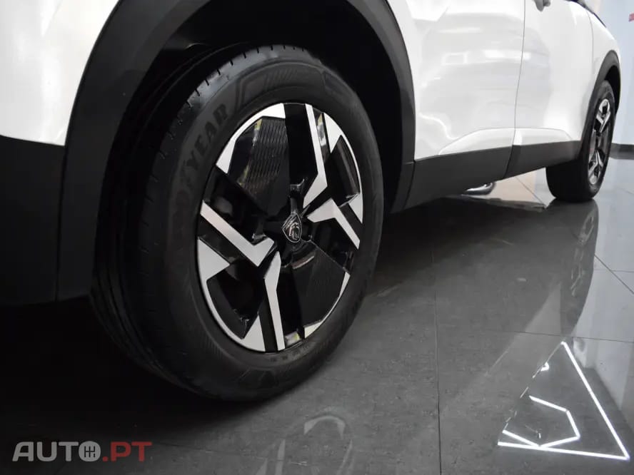 Peugeot 2008 1.2 PureTech Allure EAT8
