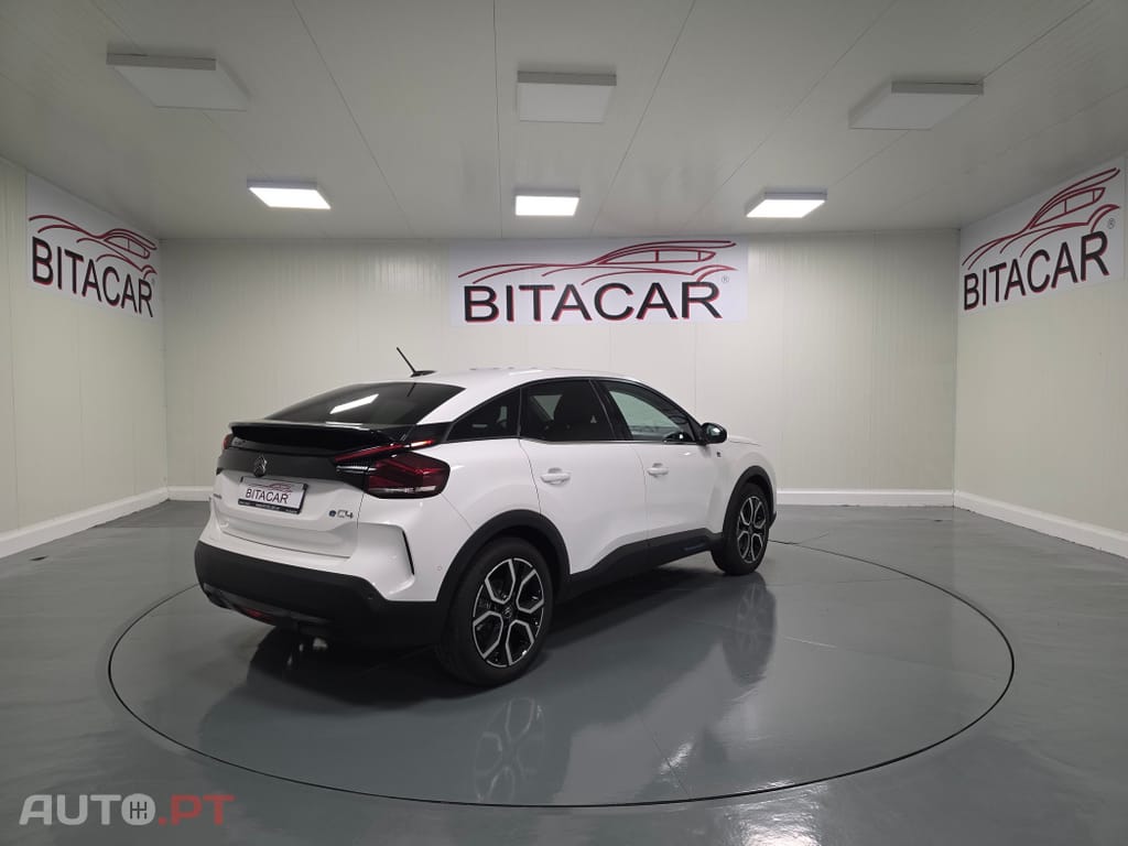 Citroën e-C4 50 kWh Shine — fotografia 66
