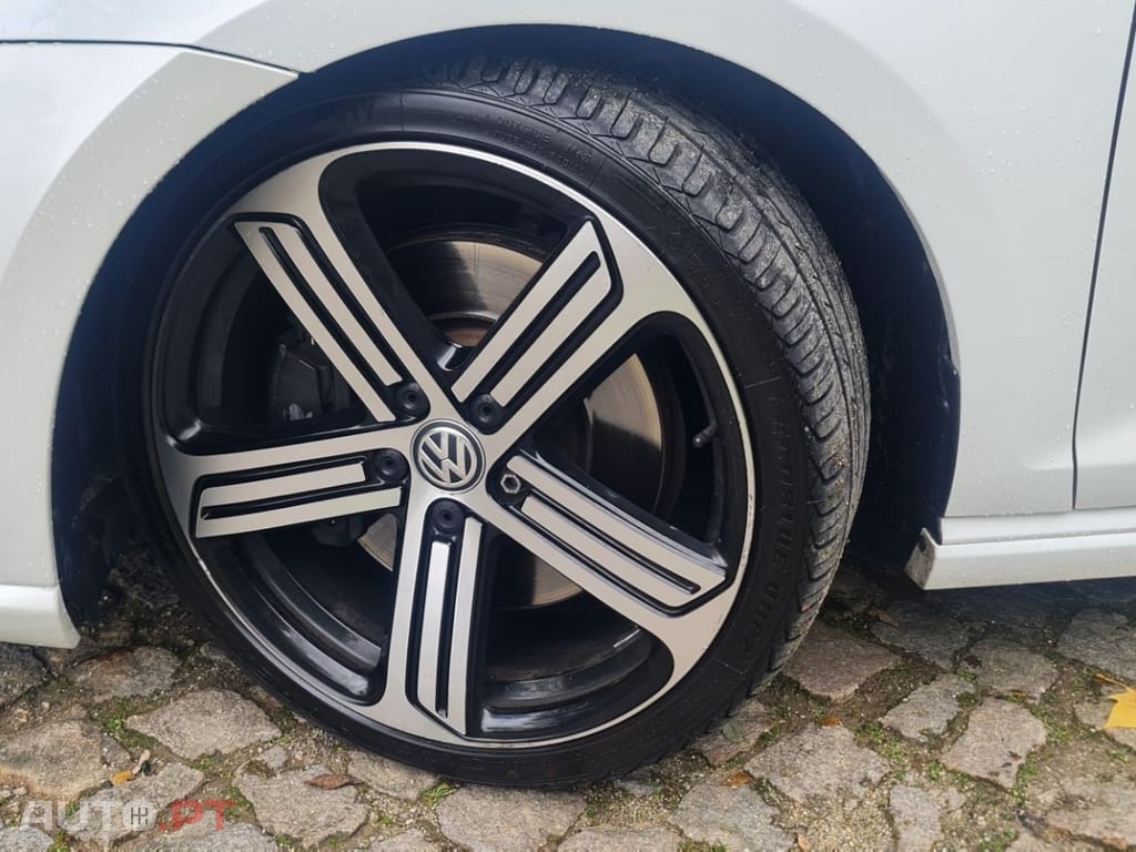 Volkswagen Golf 2.0 TSi R