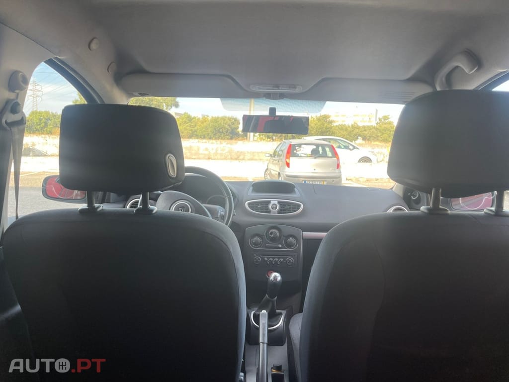 Renault Clio 1.2 16V Confort Authentique
