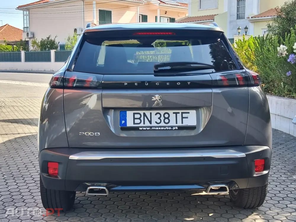 Peugeot 2008 1.2 PureTech Allure EAT8