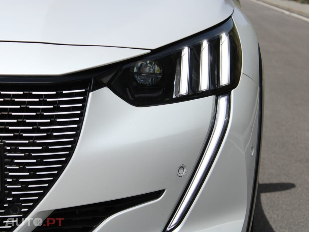 Peugeot E-208 50 kWh GT Pack