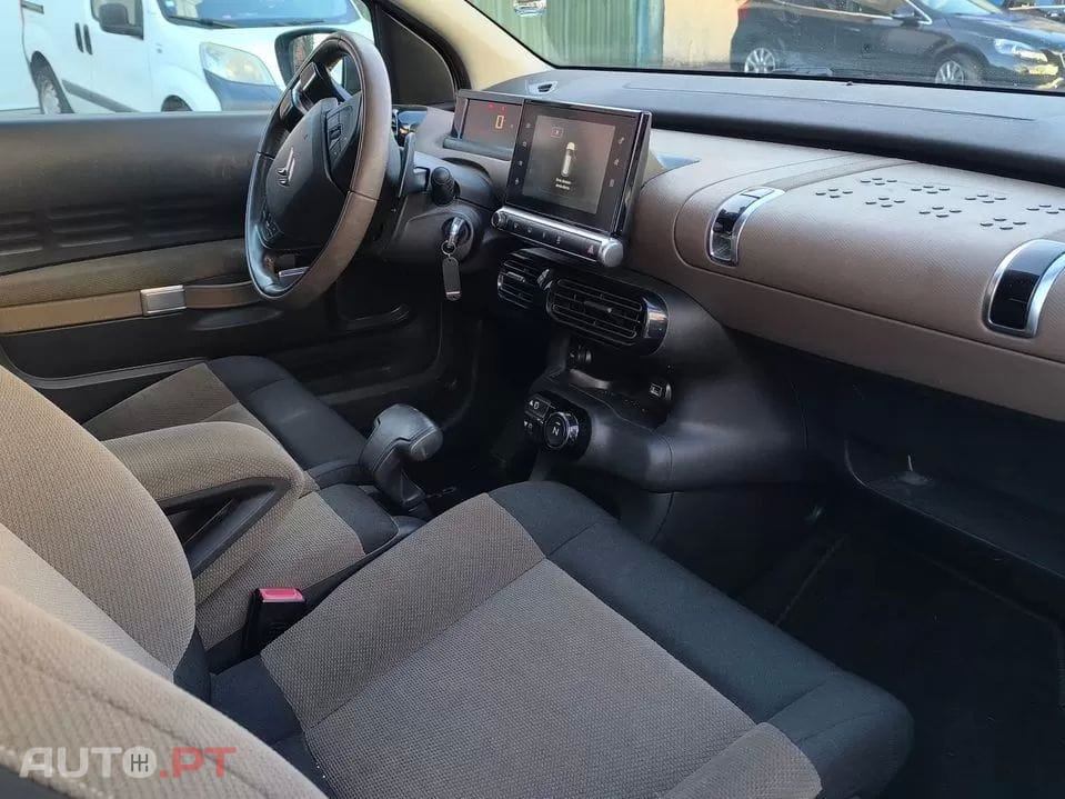 Citroen C4 Cactus 1.6 e-HDi Shine ETG6 92g