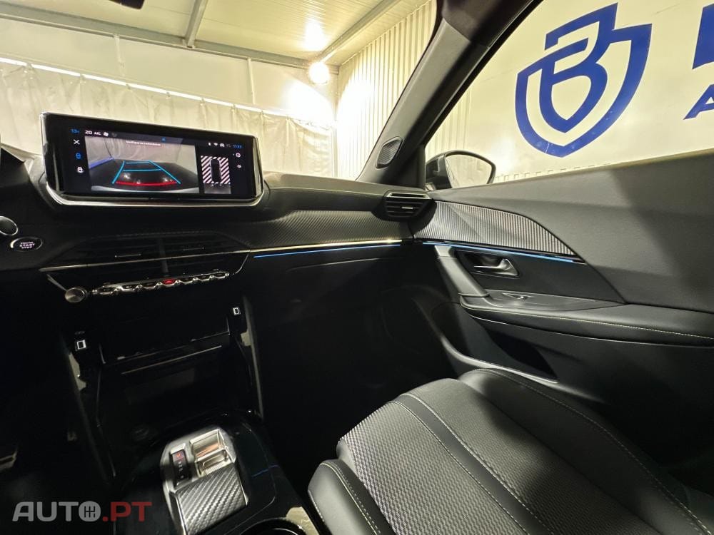 Peugeot E-2008 54 kWh GT