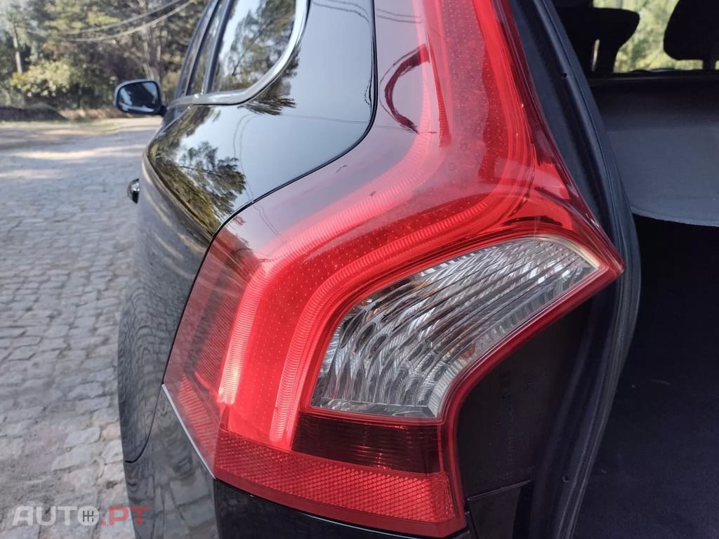 Volvo V60 2.0 D4 Momentum Eco Geartronic