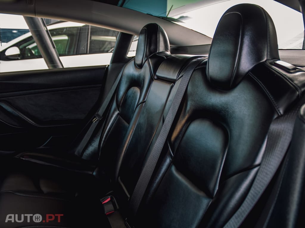 Tesla Model 3 Standard Range Plus RWD