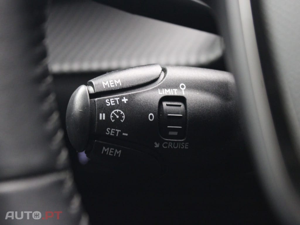 Peugeot E-2008 ALLURE PACK