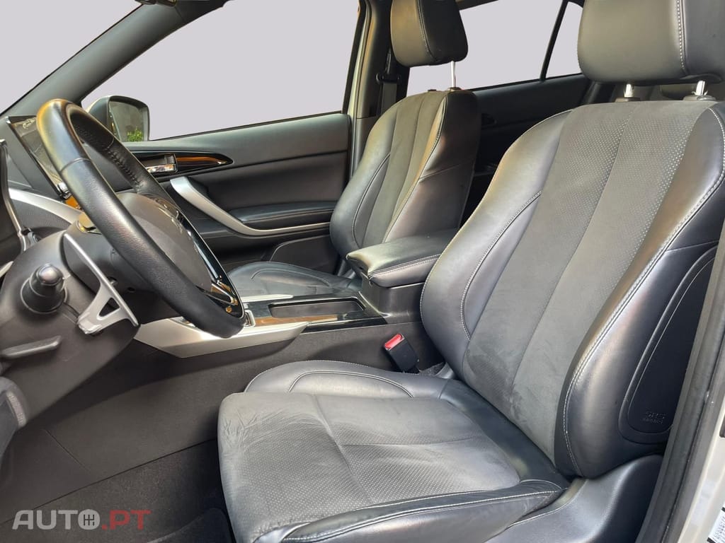 Mitsubishi Eclipse Cross 2.4 Plus Select 4WD hYBRID 