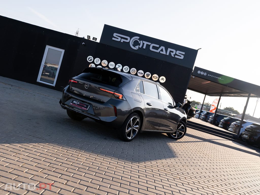 Opel Astra 1.5 D Elegance