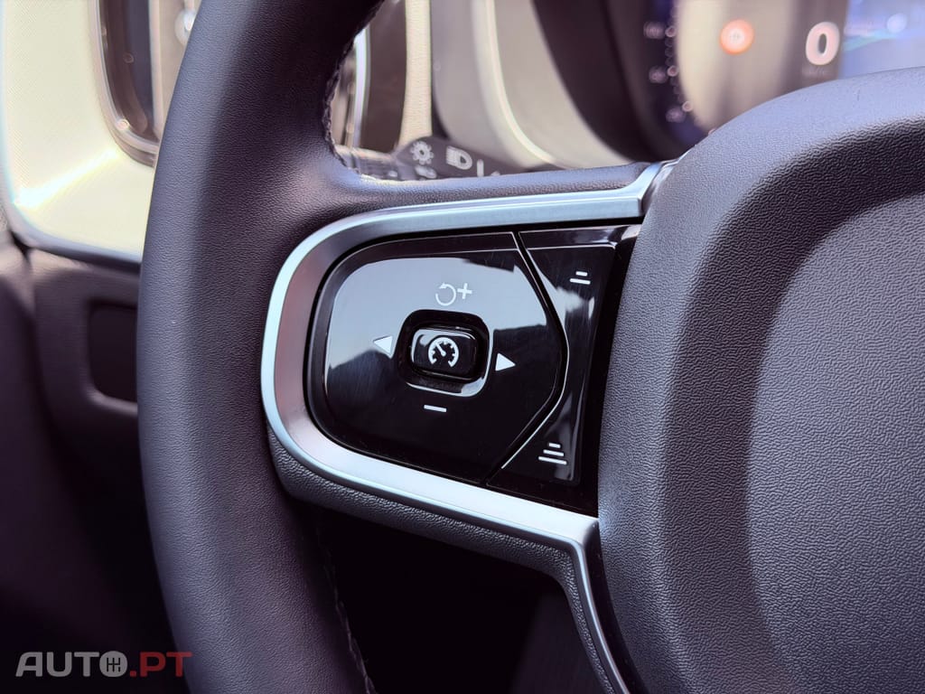 Volvo XC60 2.0 T6 PHEV Black Edition AWD