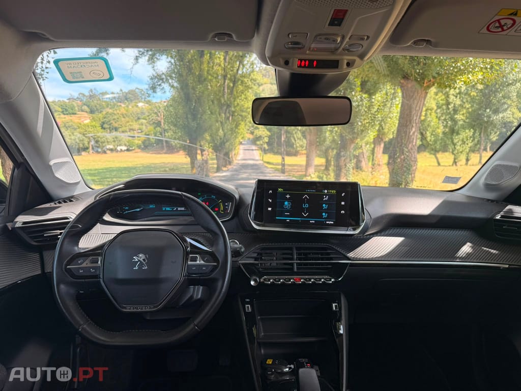Peugeot E-208 50 kWh Style