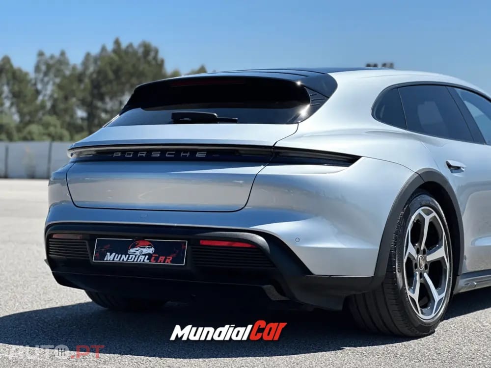 Porsche Taycan 4