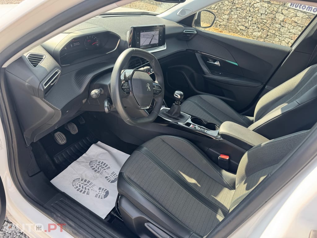 Peugeot 2008 1.2 PureTech Allure