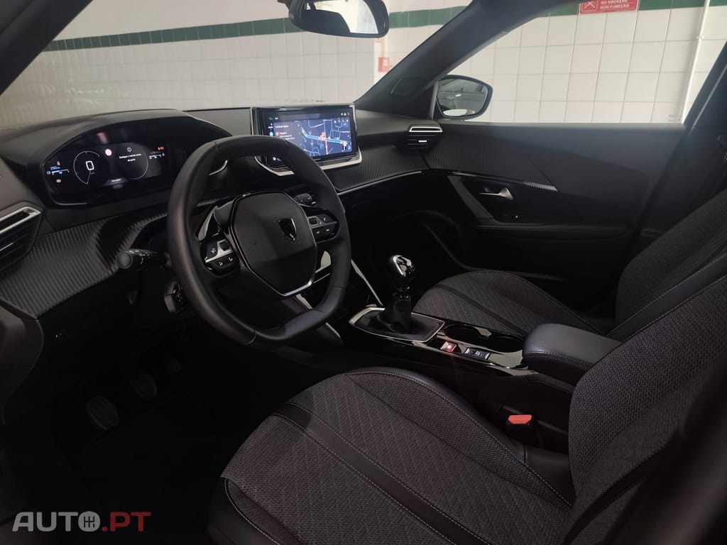 Peugeot 2008 1.2 PureTech Allure Pack