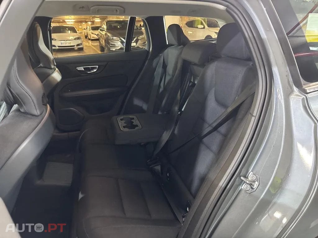 Volvo V60 2.0 T8 AWD TE Momentum