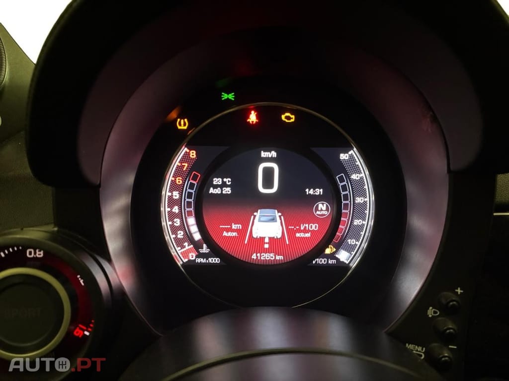 Abarth 595C 1.4 T-Jet Scorpioneoro