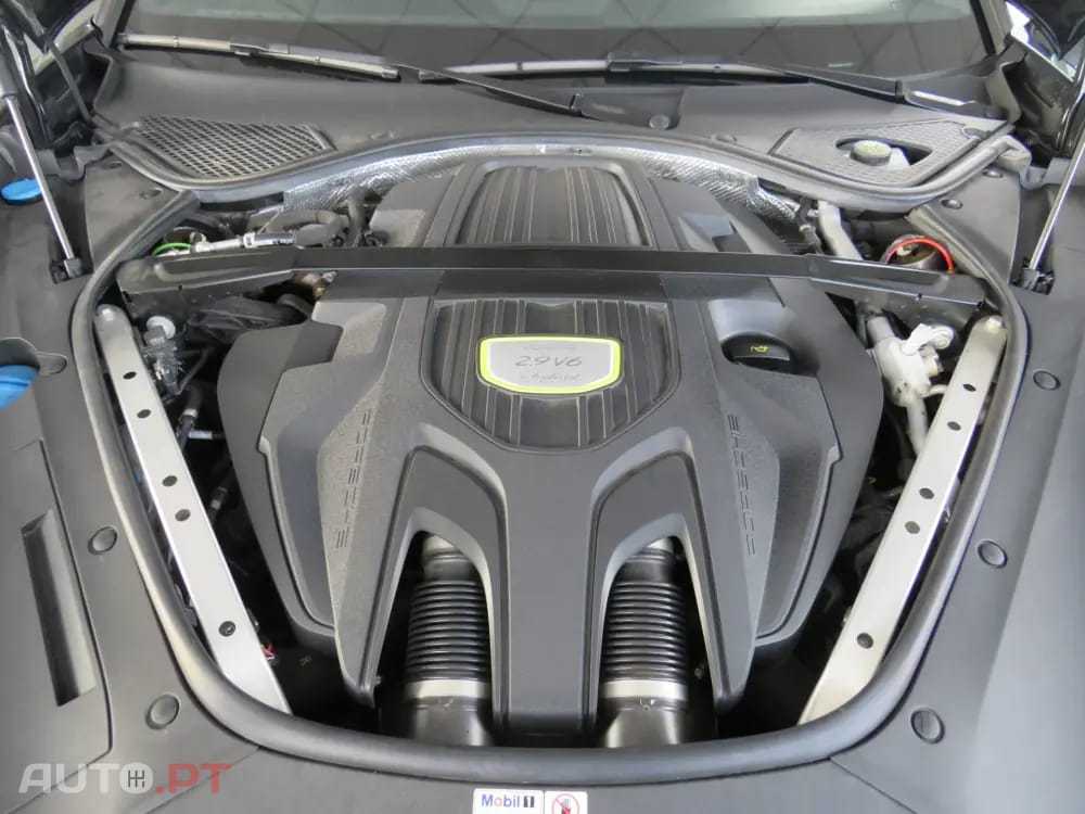 Porsche Panamera 4 E-Hybrid
