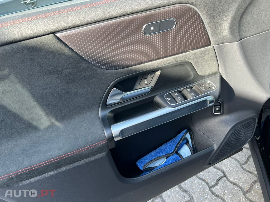 Mercedes-Benz EQB 300 4Matic AMG Line