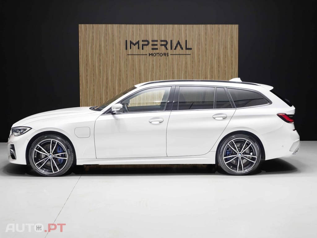 BMW 330 e Touring Pack Desportivo M Pro Auto