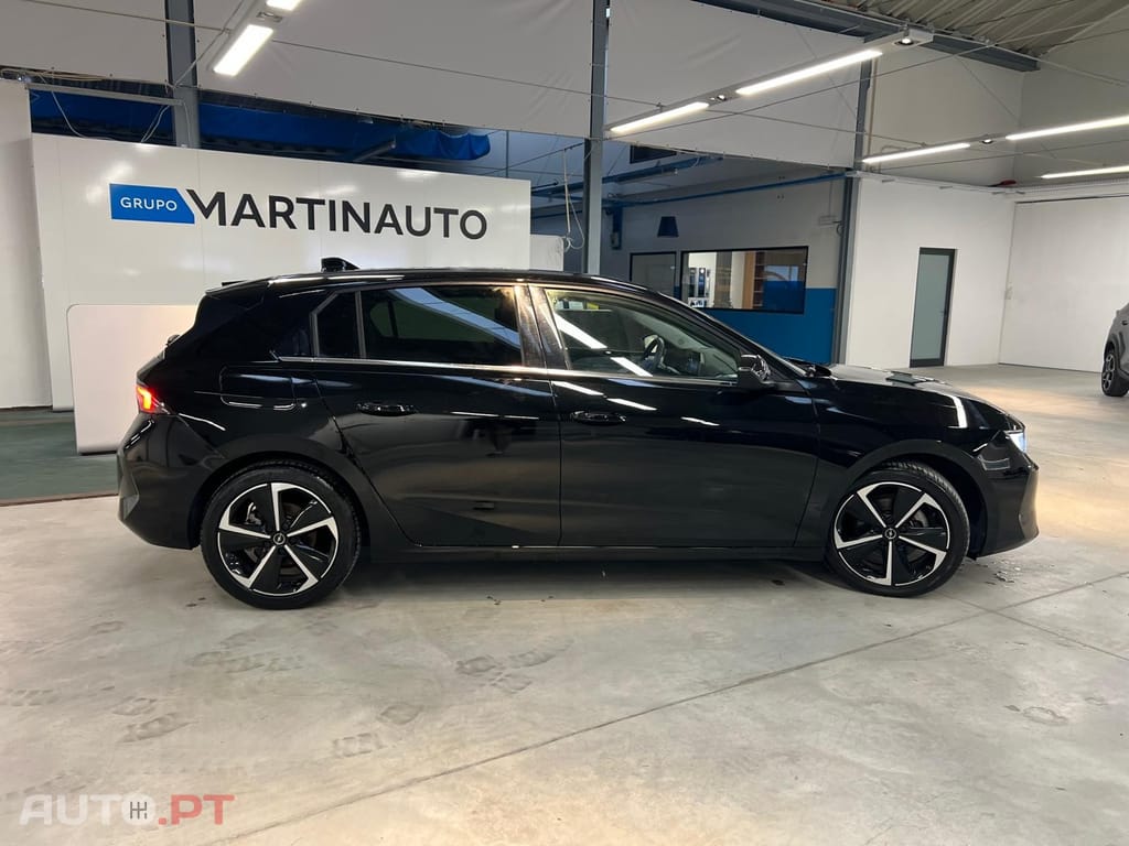 Opel Astra 1.2 T Elegance