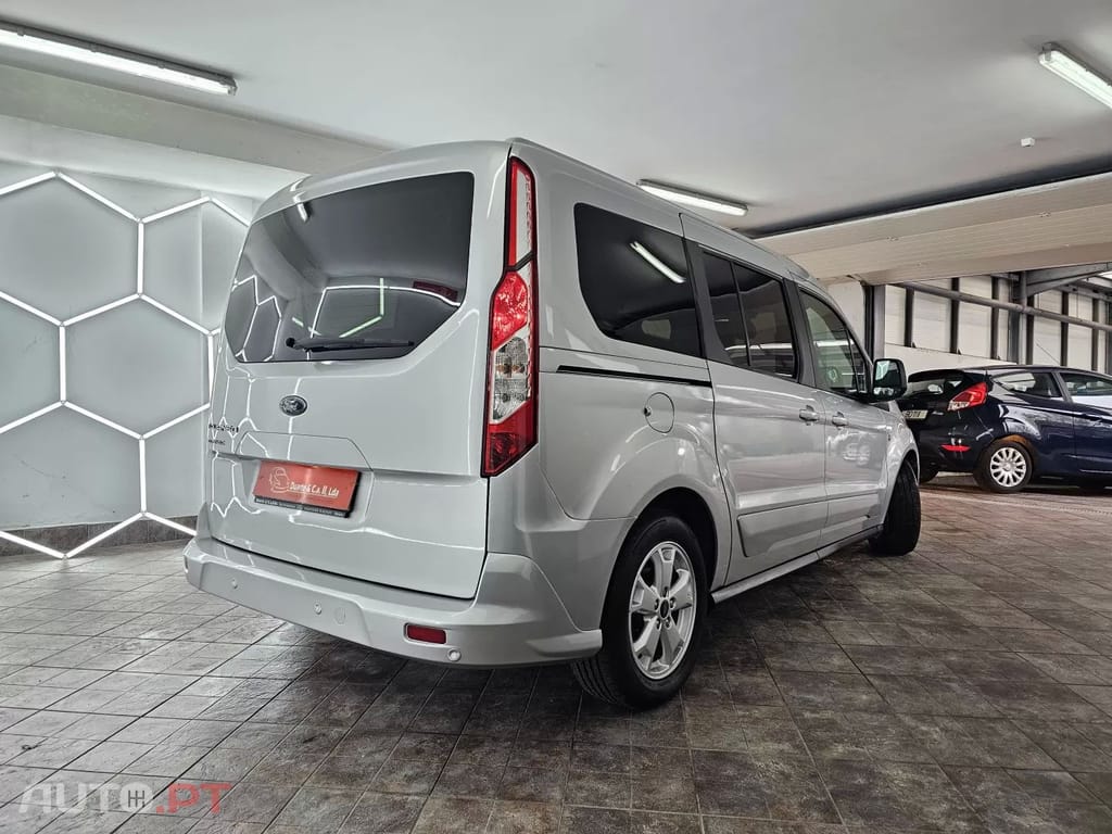 Ford Tourneo Grand 1.5 TDCi Active