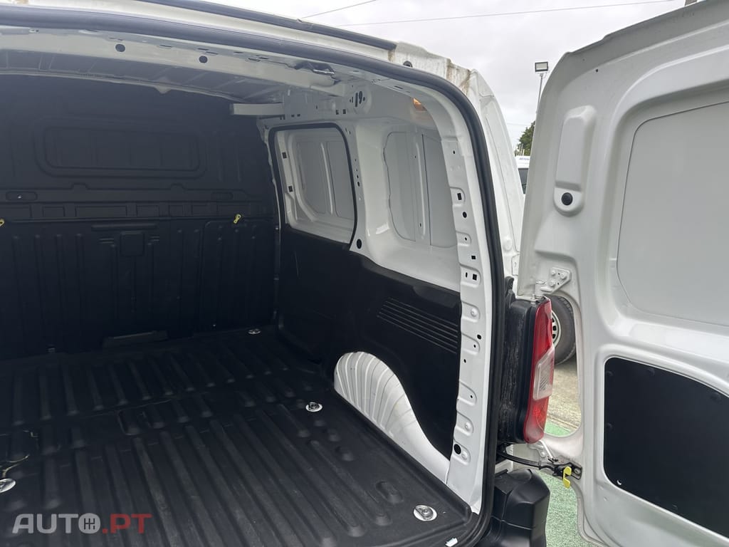 Peugeot Partner 1.5 BlueHDi Premium Standard Plus