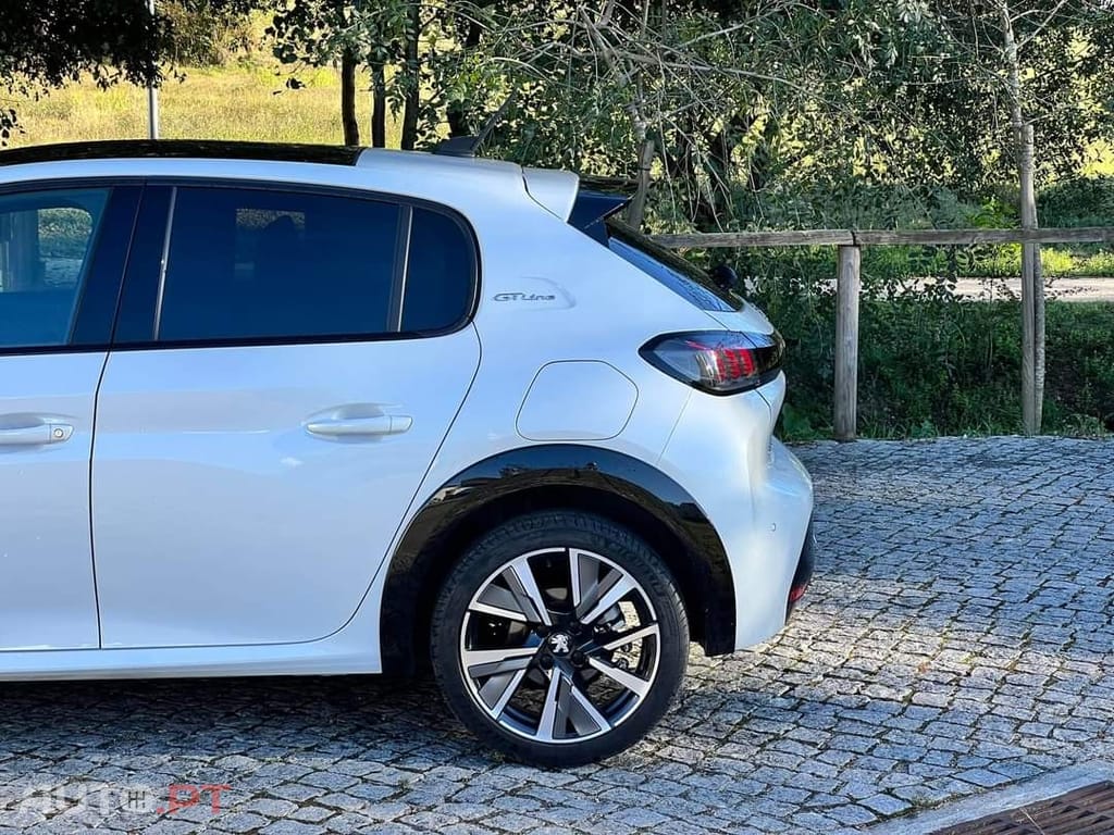 Peugeot 208 1.2 PureTech GT Line