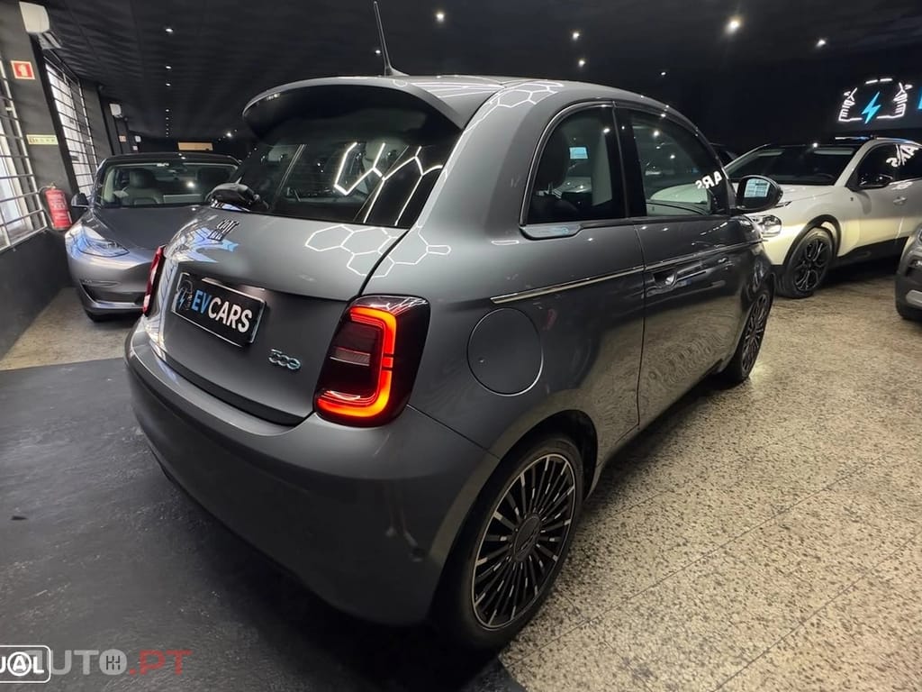 Fiat 500e La Prima