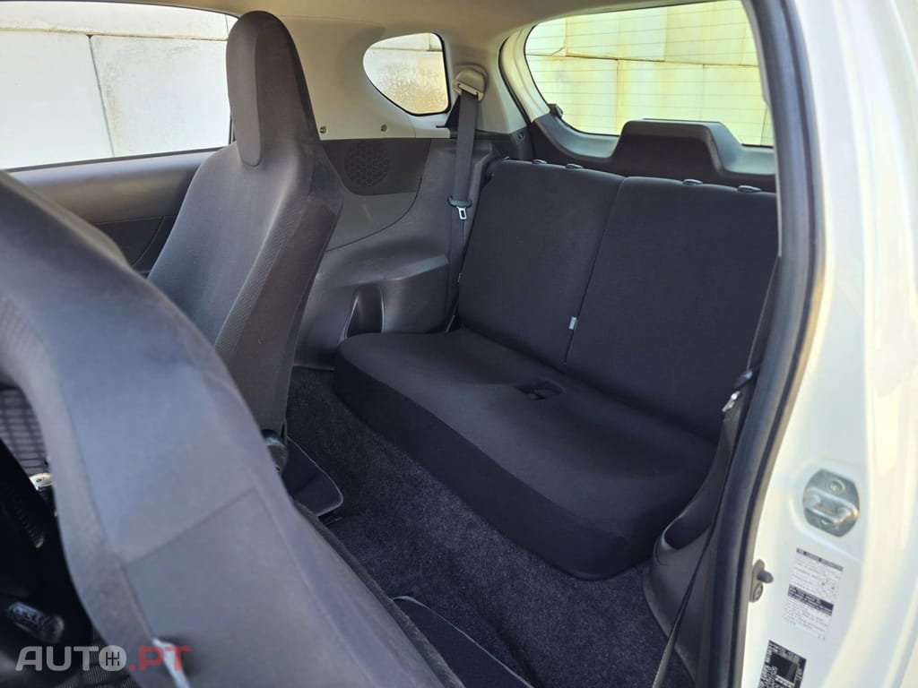 Toyota iQ 1.0 VVT-i