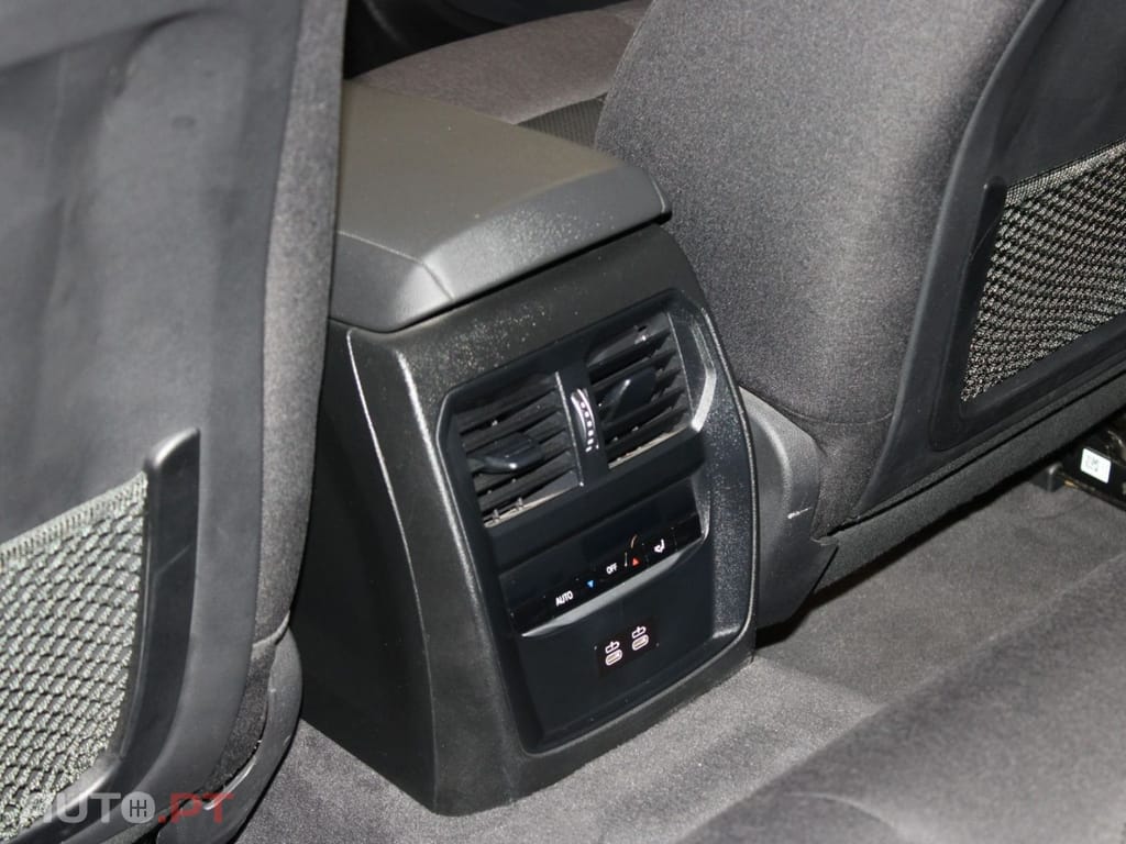 BMW 330 TOURING PLUG-IN ADVANTAGE I.V.A DEDUTÍVEL