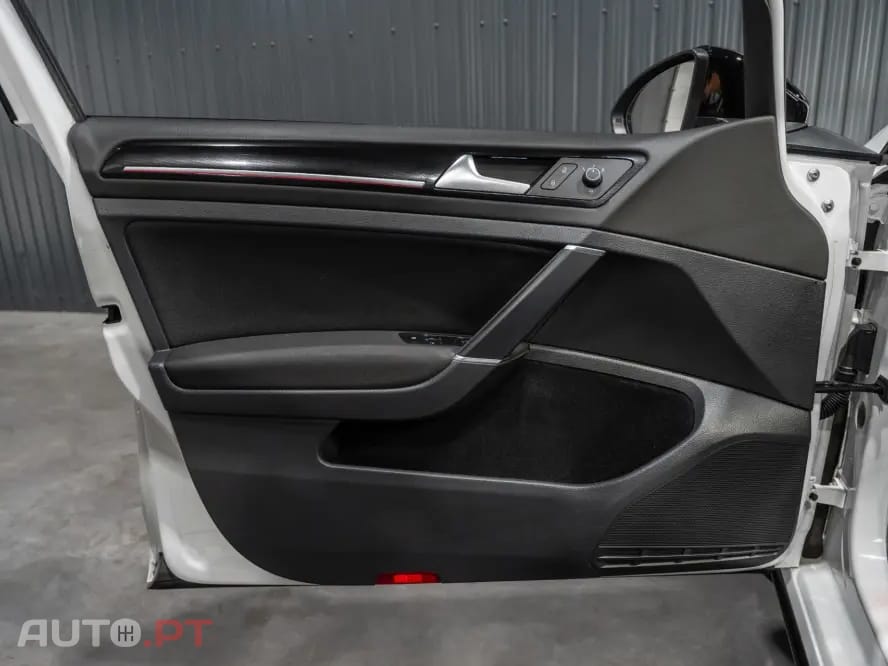 Volkswagen Golf GTI Performance BlueMotion DSG