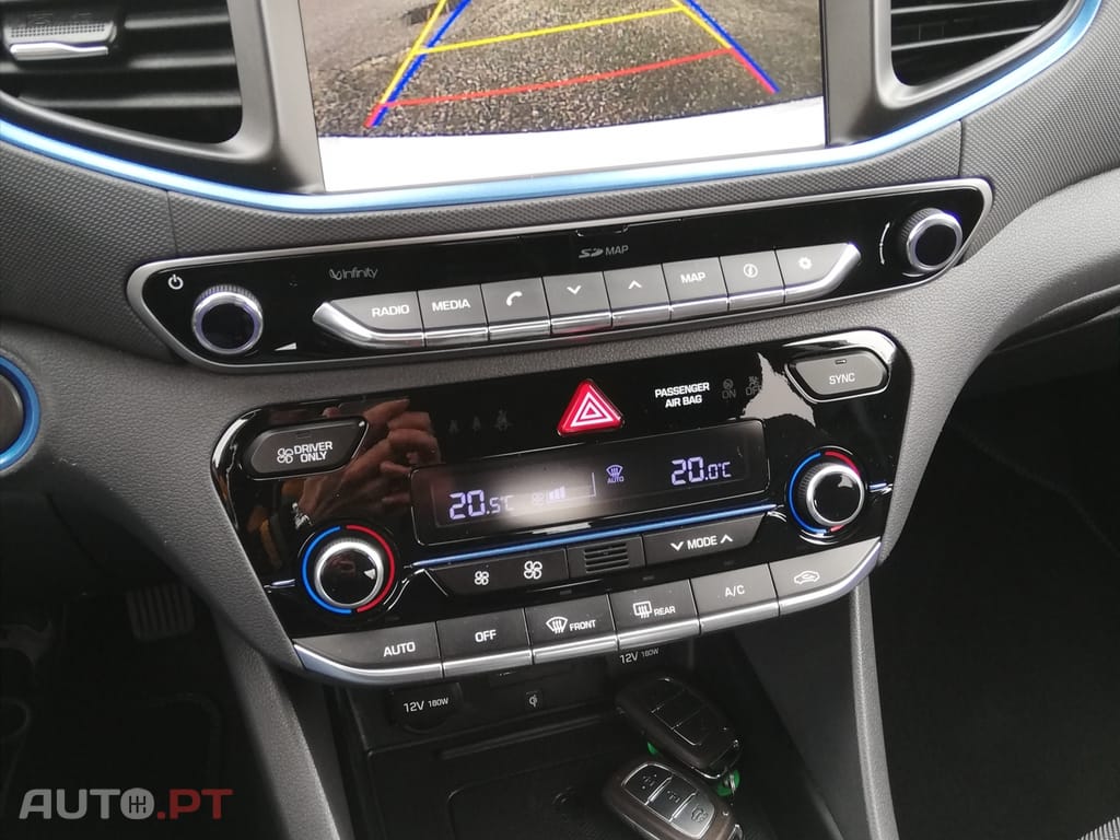 Hyundai Ioniq 1.6 GDI Hybrid Tech