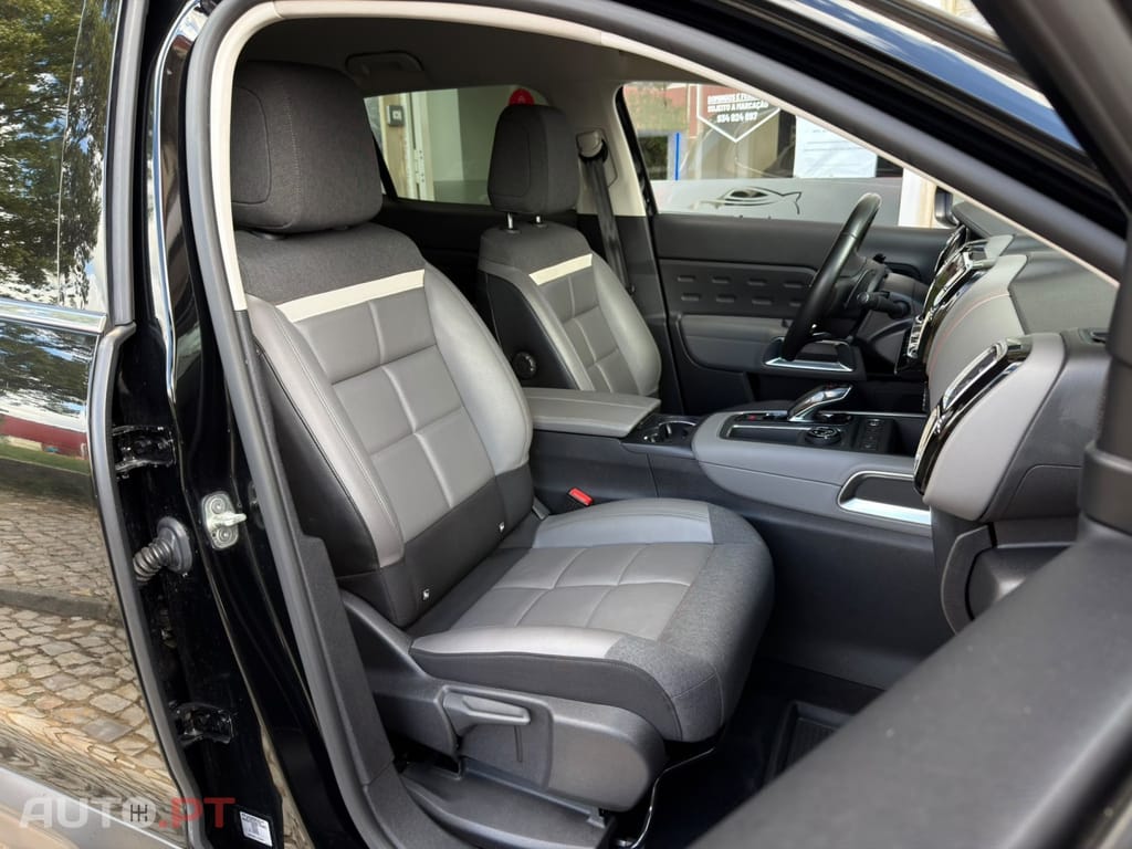Citroën C5 Aircross 1.5 BlueHDi Shine Pack EAT8 — fotografia 20
