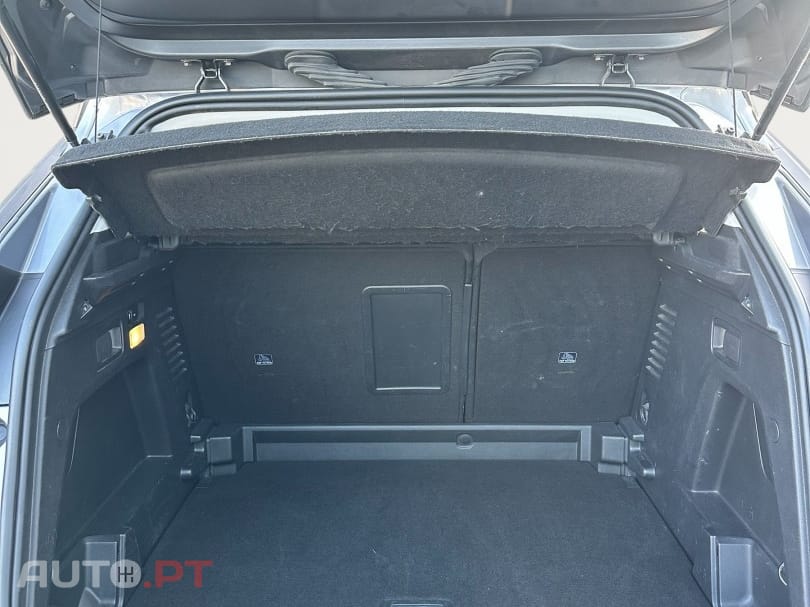 Peugeot 3008 1.5 BlueHDi Allure EAT8