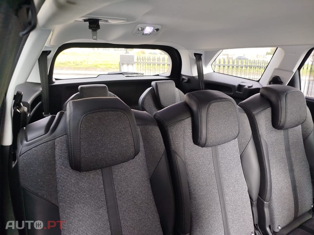 Peugeot 5008 1.2 PureTech Allure Grip Control