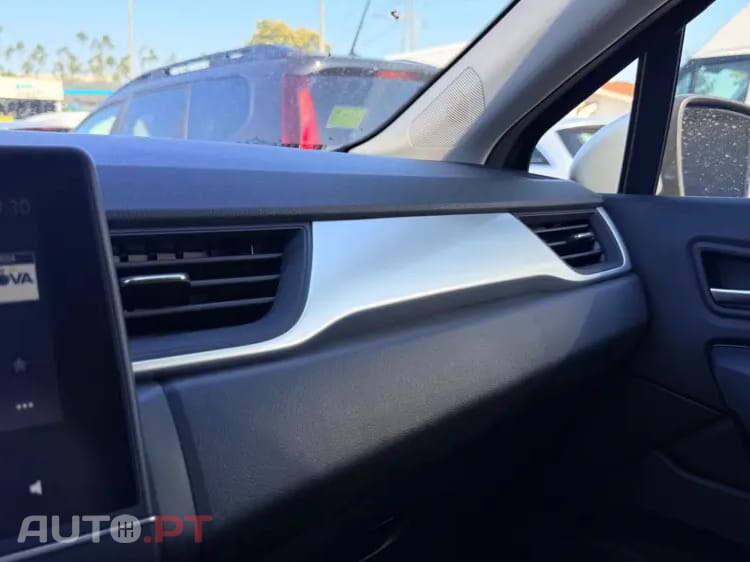 Renault Captur 1.0 TCe Equilibre Bi-Fuel — fotografia 18
