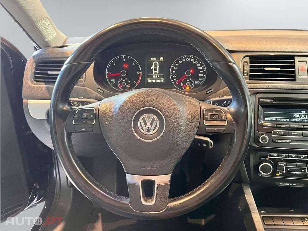 Volkswagen Jetta 1.6 TDI Advance BlueMotion