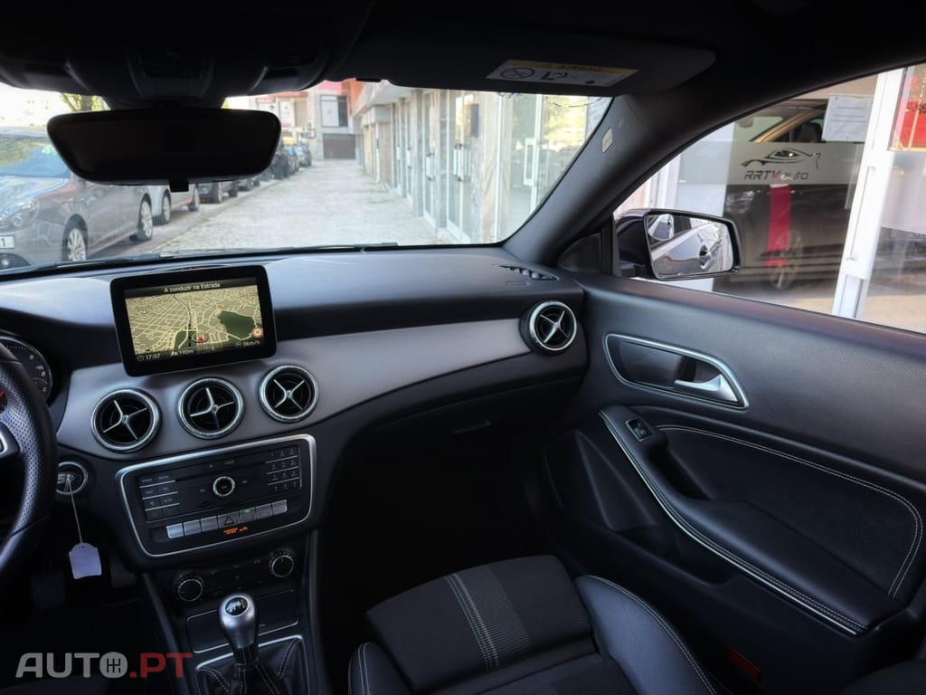 Mercedes-Benz CLA 180 d Shooting Brake Urban