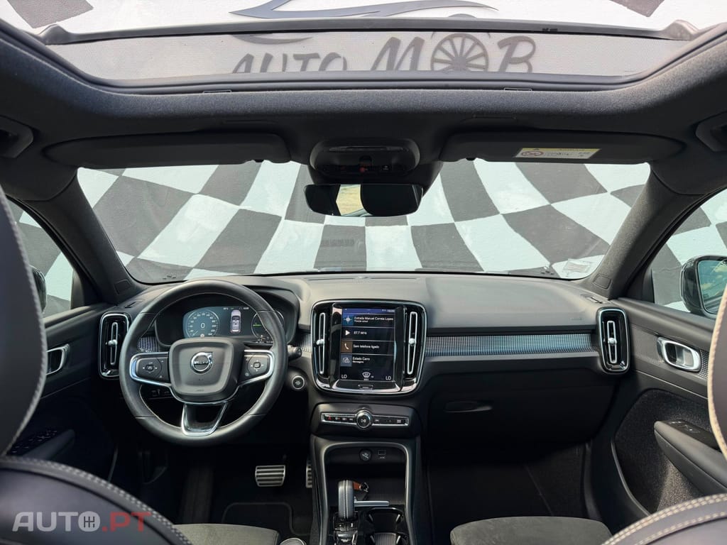 Volvo XC40 T4 Recharge DKG RDesign Expression
