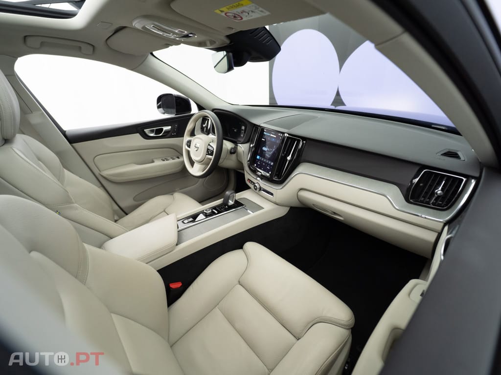 Volvo XC60 2.0 T6 PHEV Plus Bright AWD