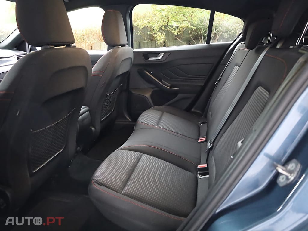 Ford Focus 1.0 EcoBoost MHEV ST-Line