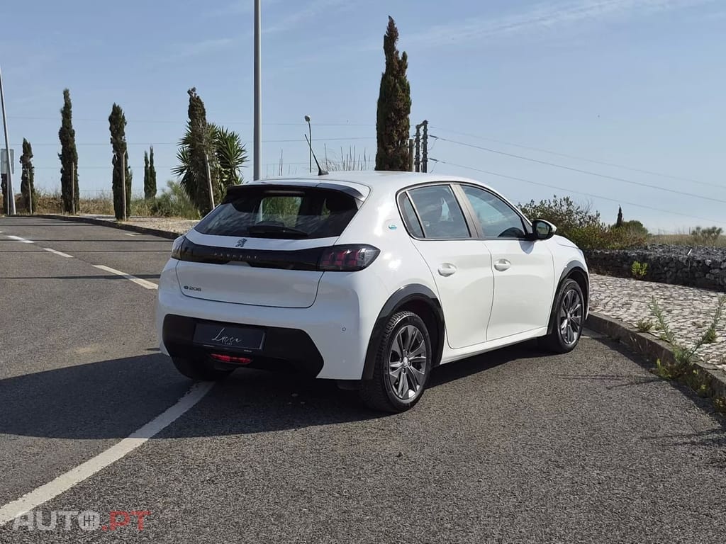 Peugeot E-208 50 kWh Active Pack