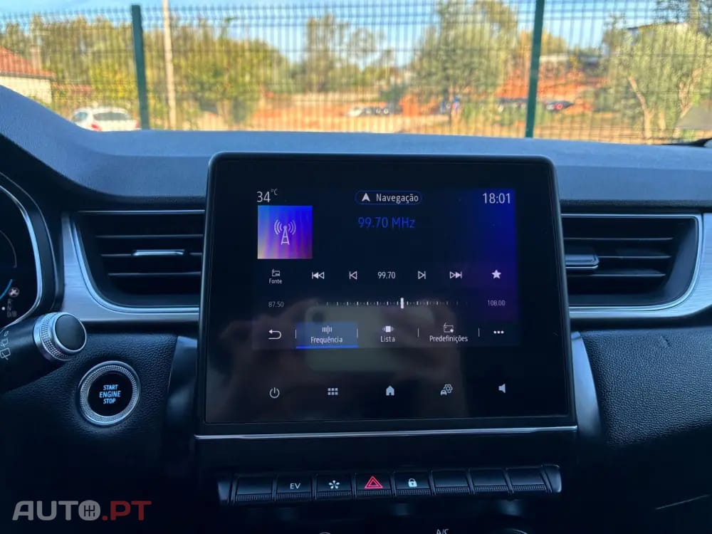 Renault Captur 1.6 HYBRID E-TECH INTENS
