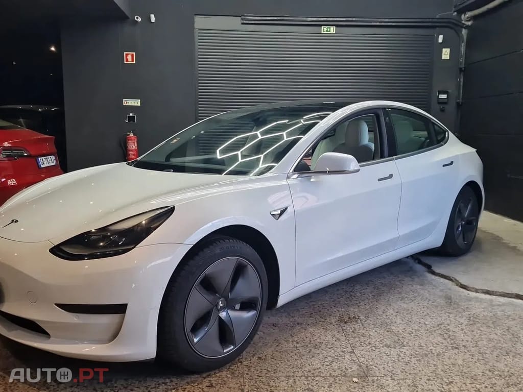 Tesla Model 3 Standard Range Plus RWD