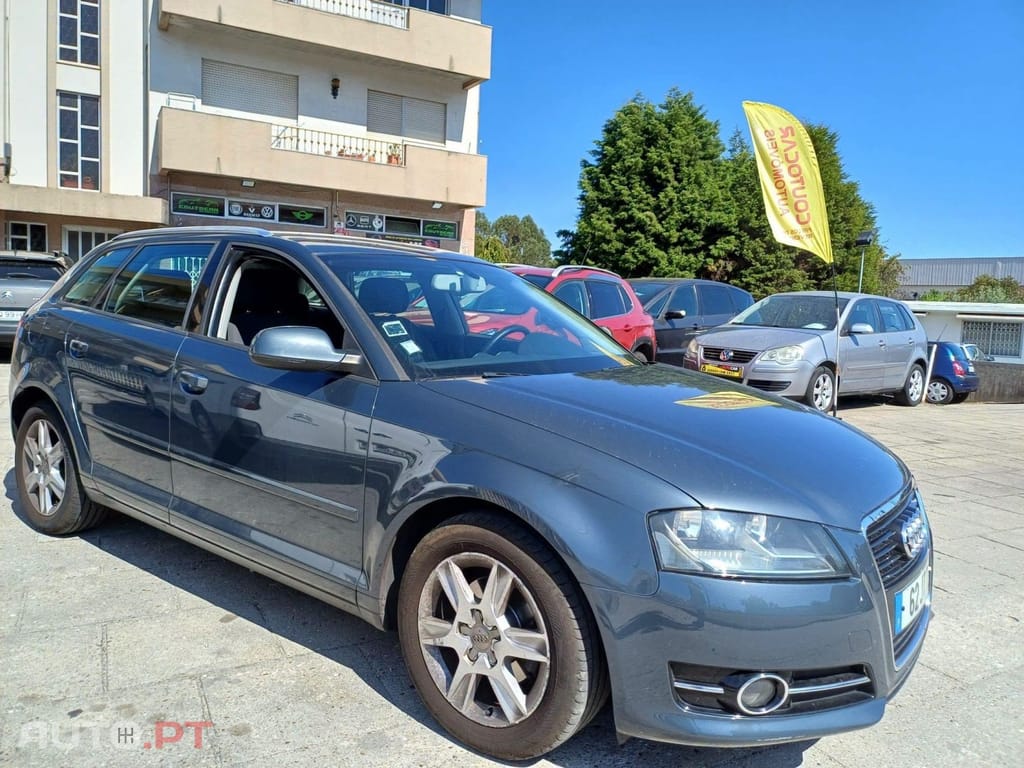 Audi A3 Sportback 1.2 TFSI Attraction — fotografia 2