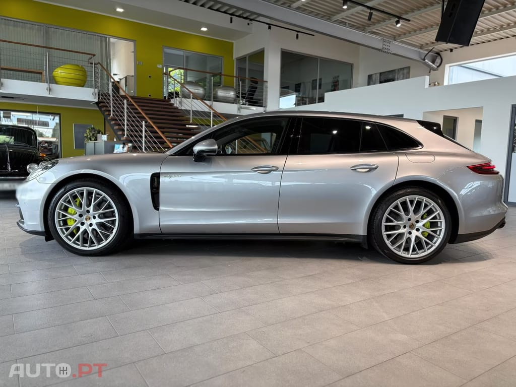 Porsche Panamera 4 E-Hybrid